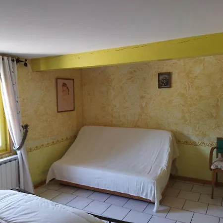 La Fermette Hotell *